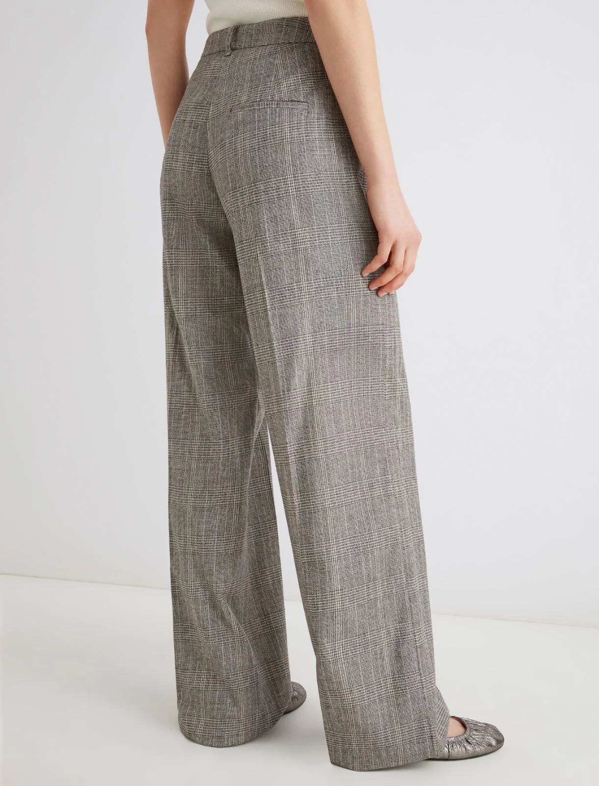 High-waisted trousers grey
