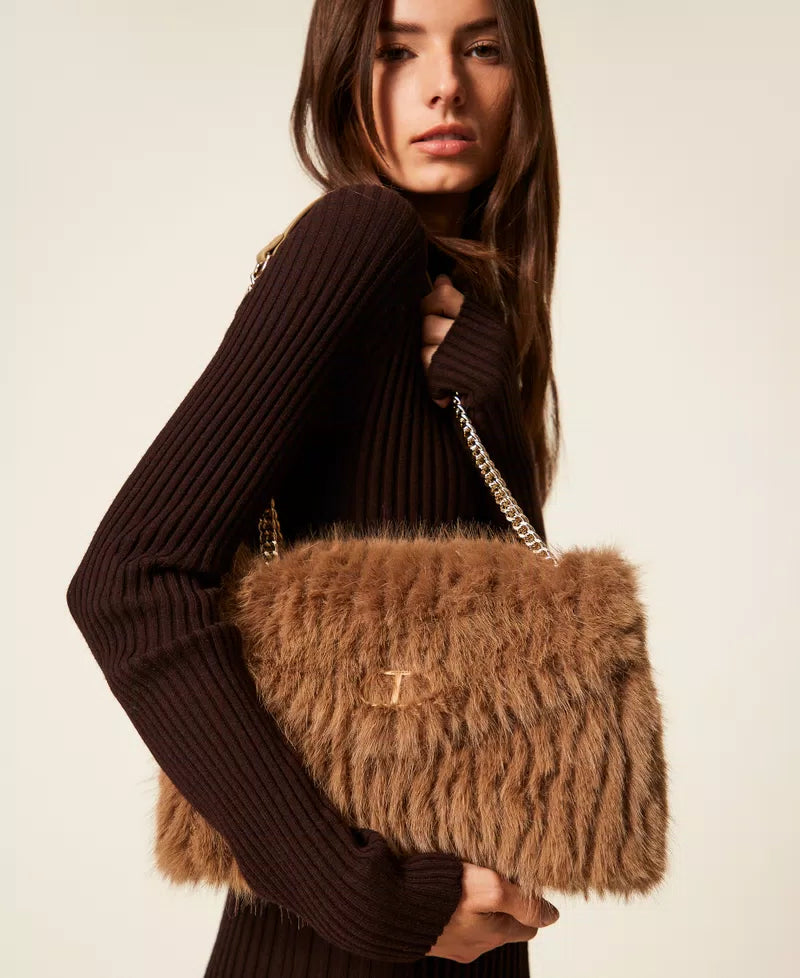 “Dreamy” faux fur shoulder bag