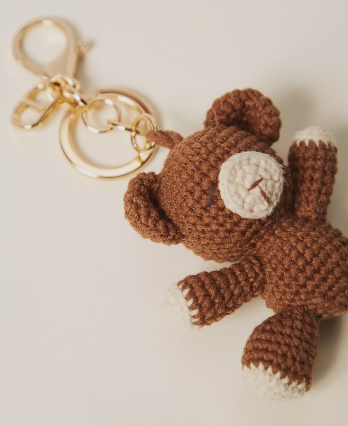 Teddy Key Rings Complements: Curated Details – Accessories to Finish and Elevate the Look