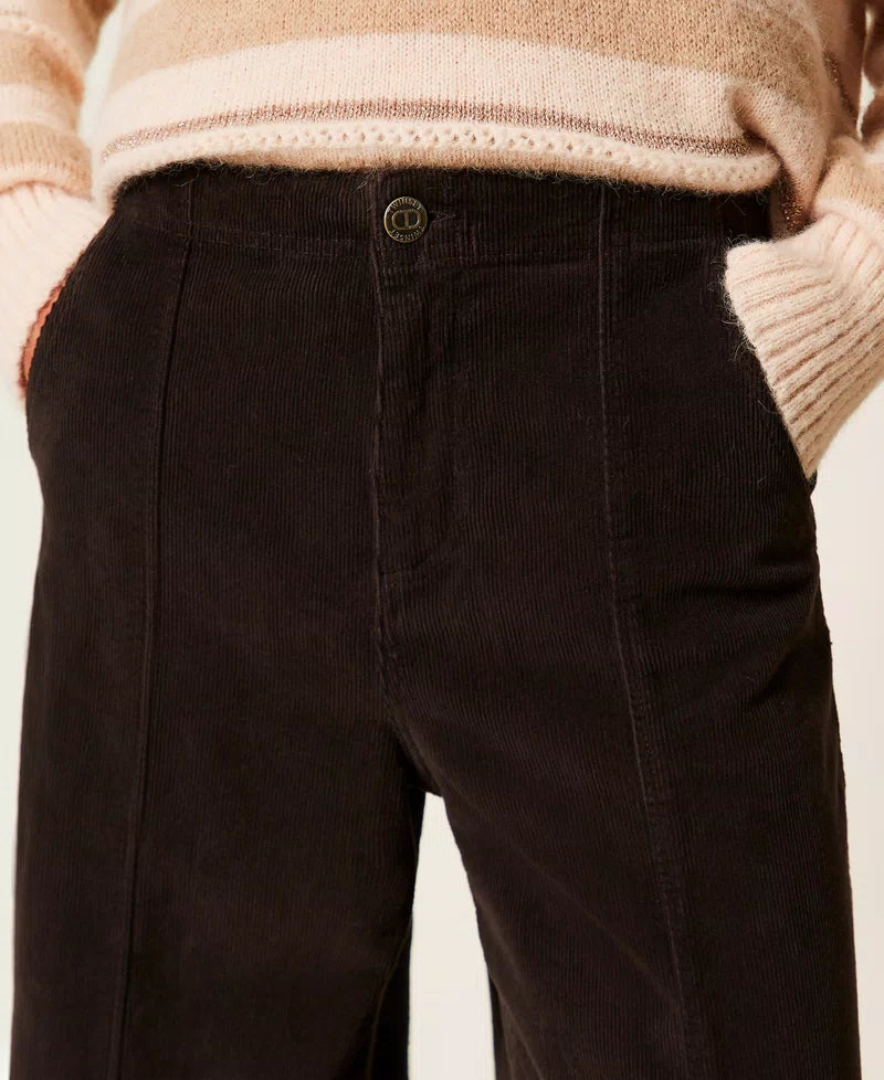 Wide corduroy trousers chocolate