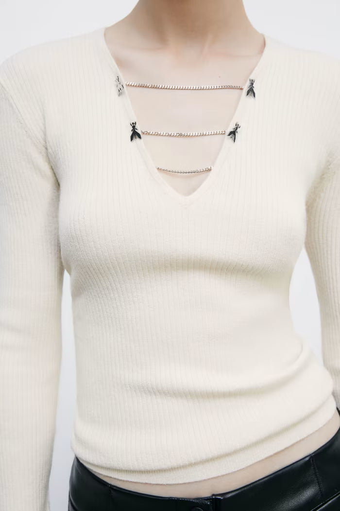 Fitted sweater with chains