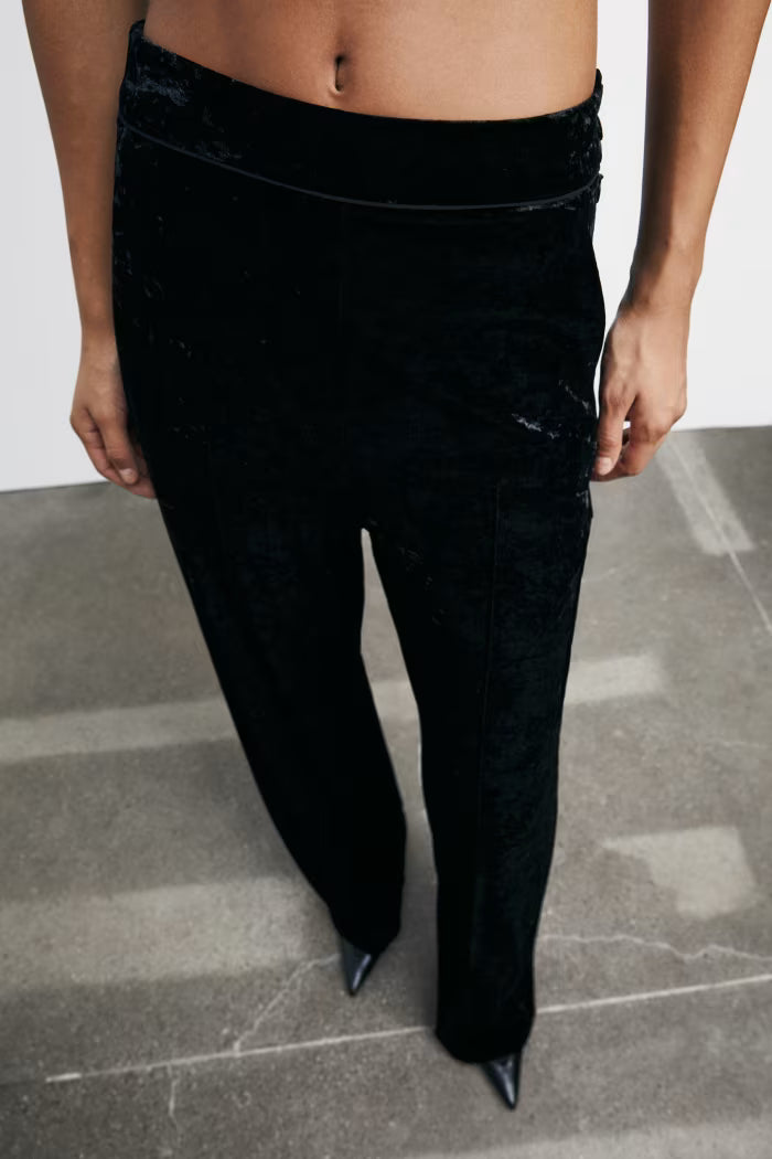 "ESSENTIAL" velvet pants