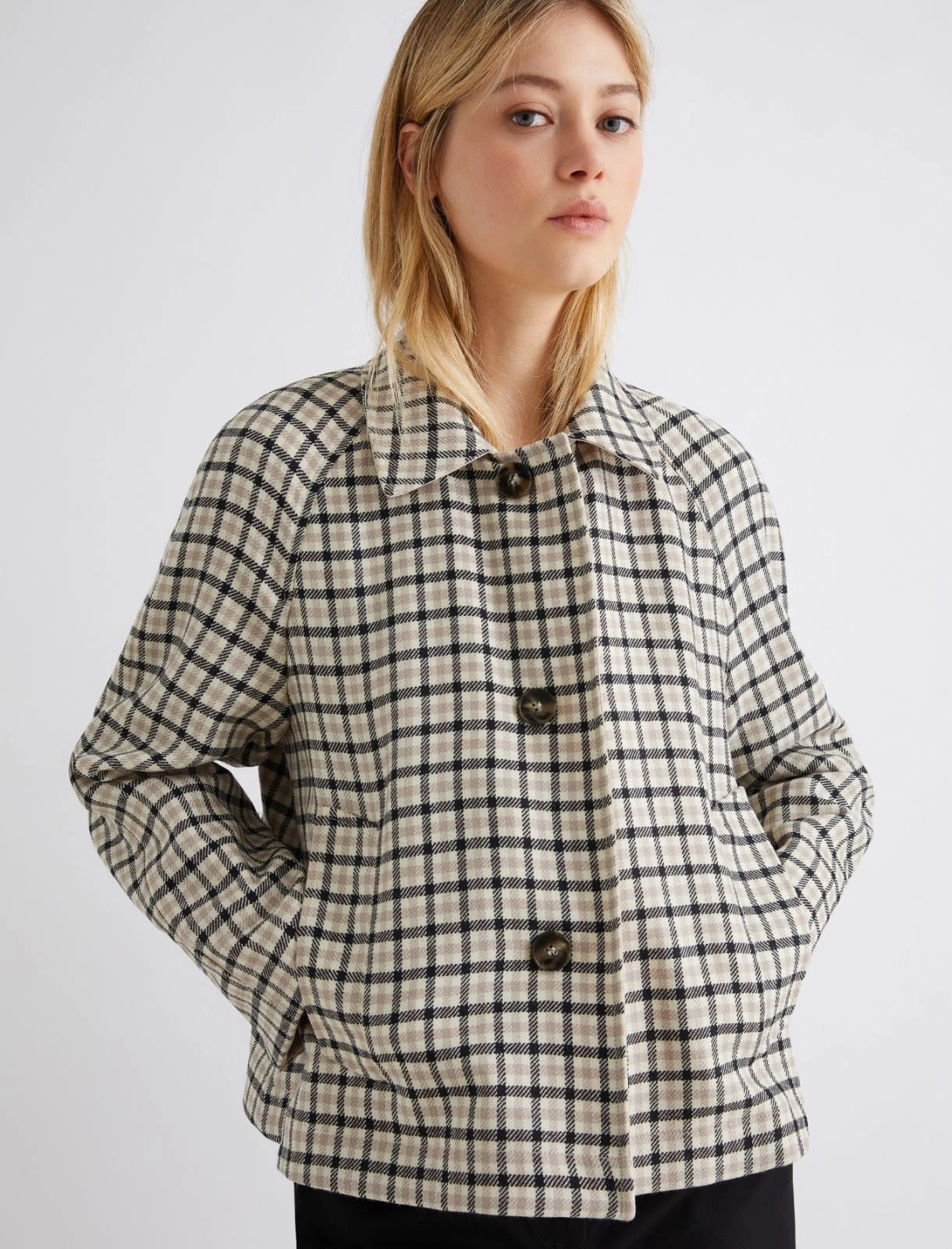 Short stretch gabardine reversible trench coat