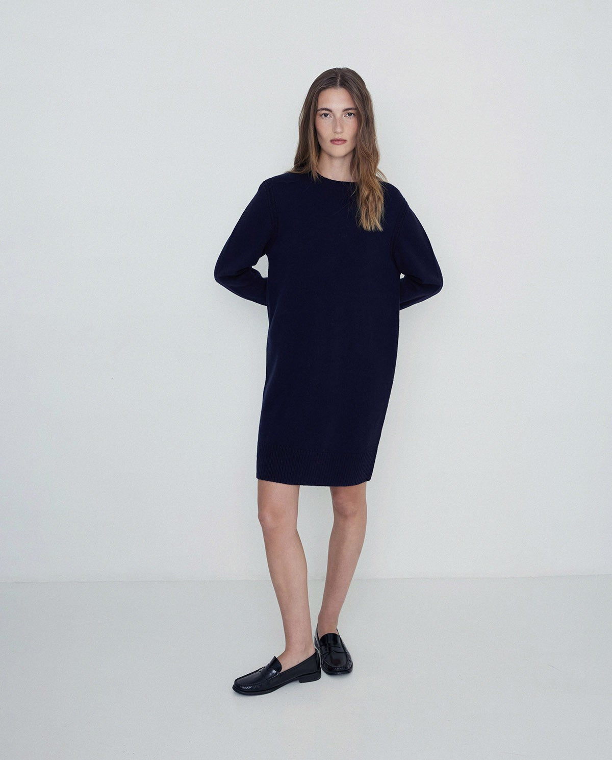 Vestido midi de lana azul marino