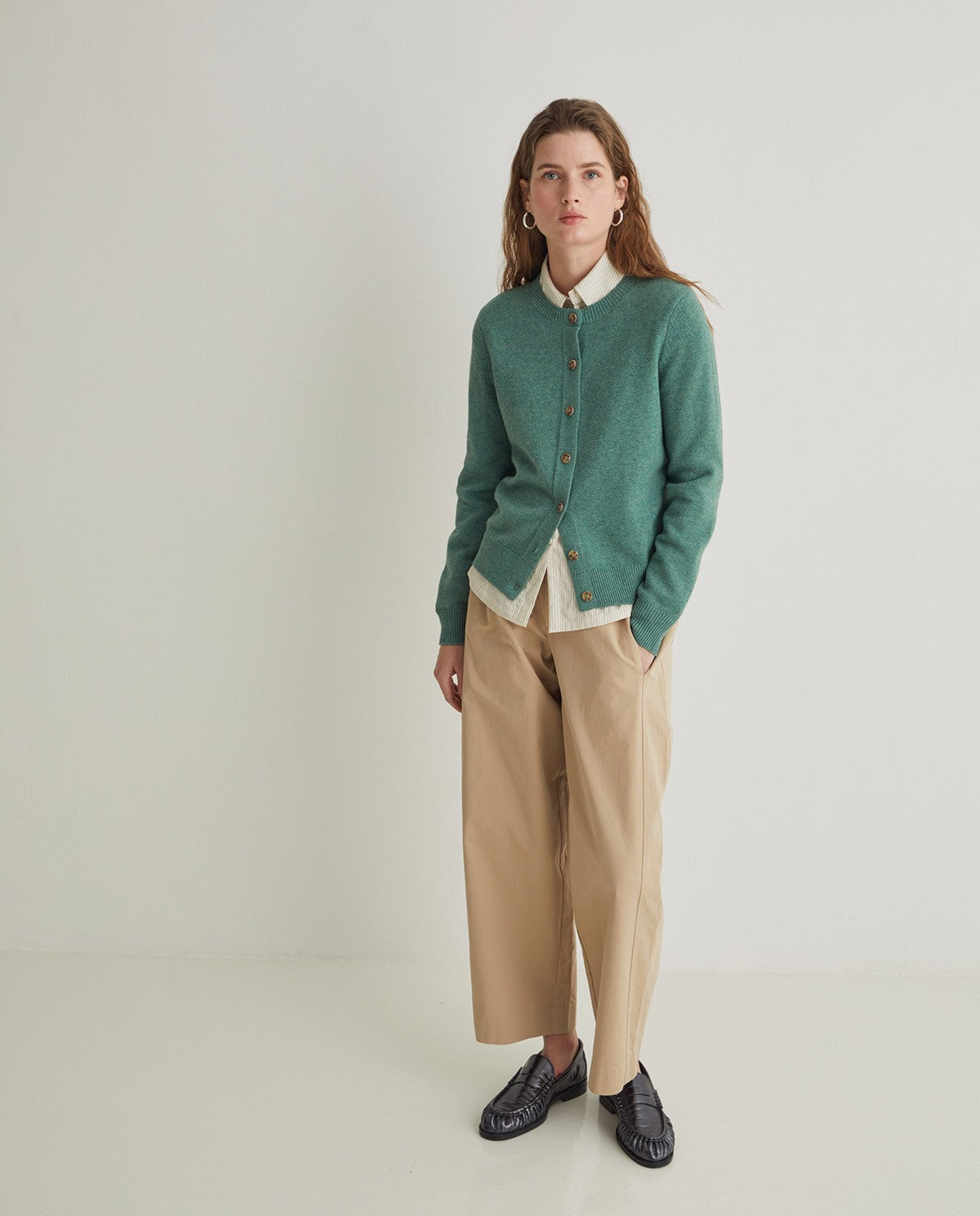 Cárdigan verde de mezcla de lana con textura gruesa