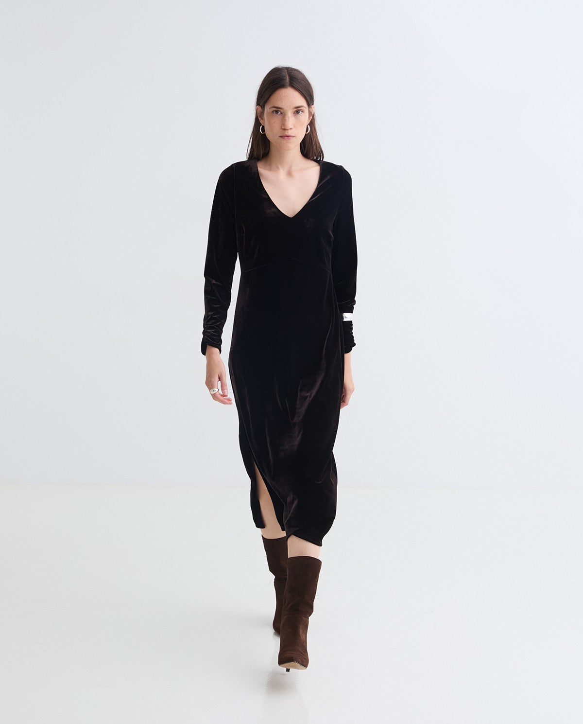 Chocolate V-neck velvet midi dress