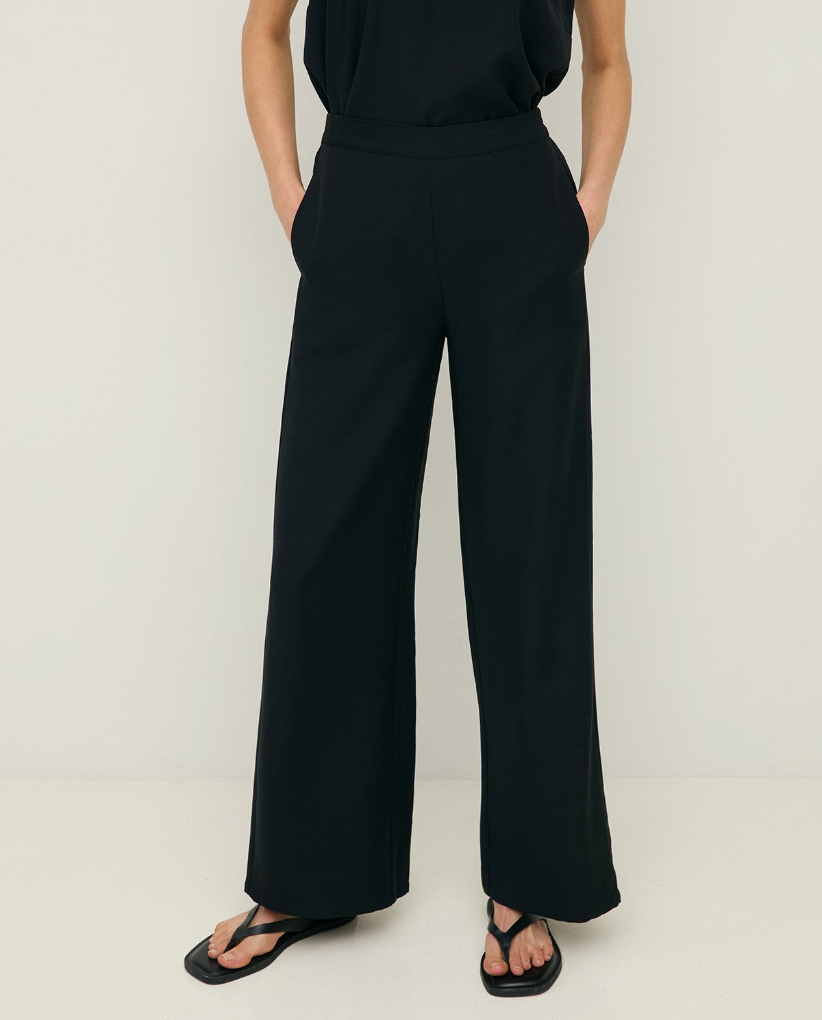 Flowy wide-leg trousers