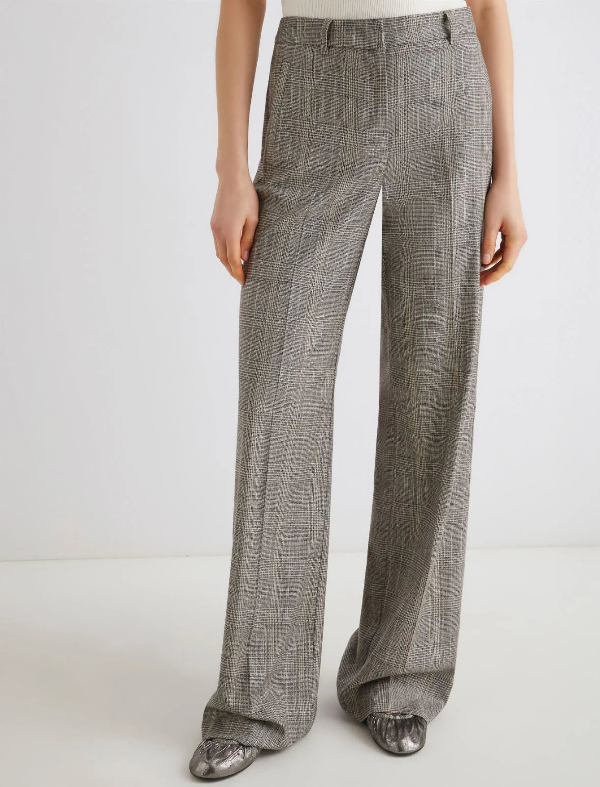 High-waisted trousers grey