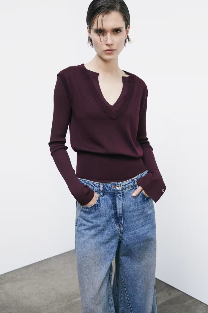 "ESSENTIAL" wool vest with V-neckline