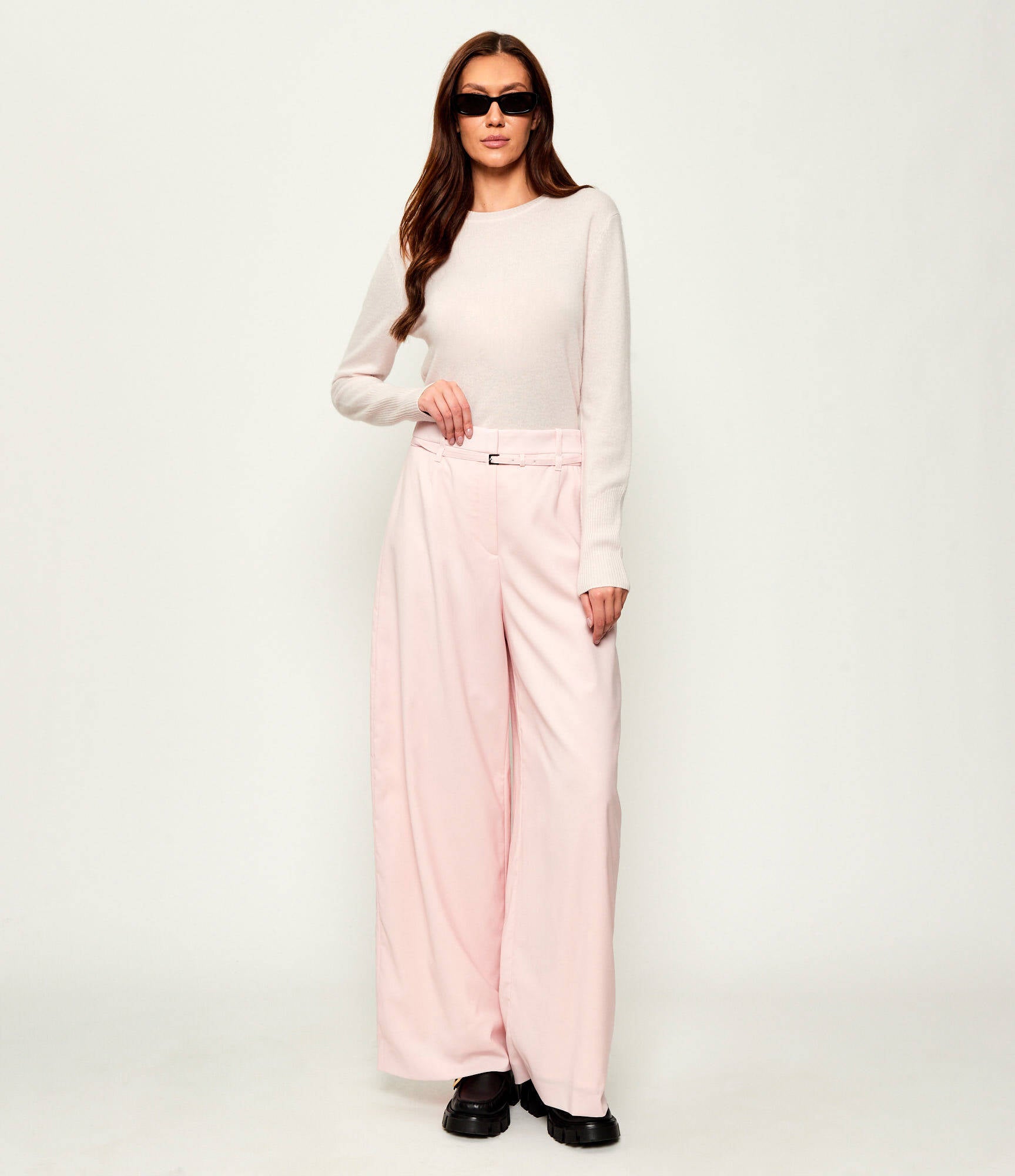 Suéter rosa de cachemir con cuello redondo